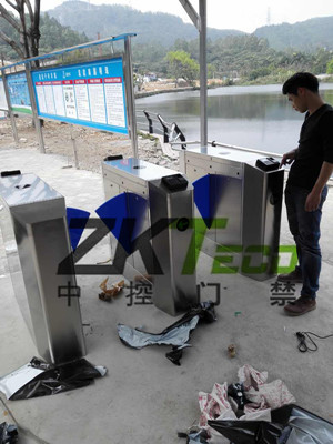 中控門(mén)禁公司在天河區(qū)安裝指紋翼閘、輥閘